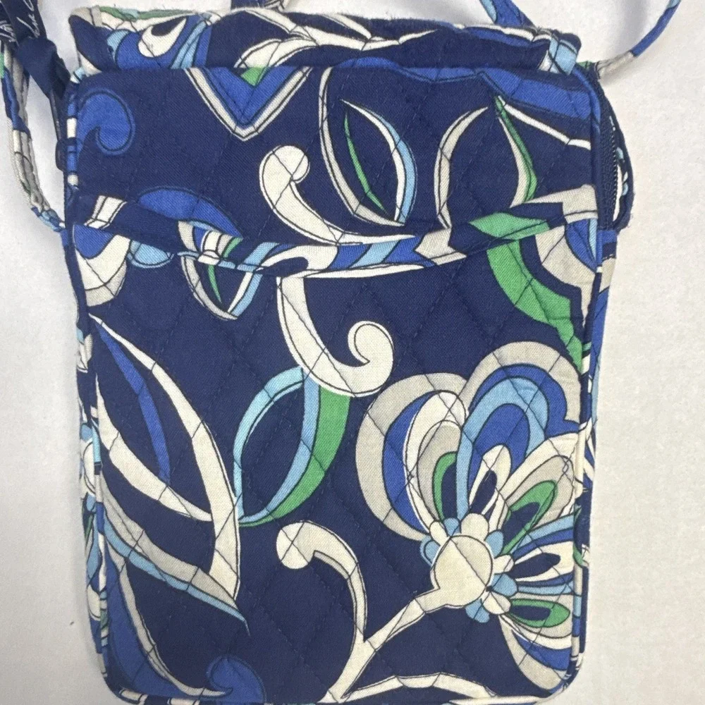 Vera Bradley Quilted Paisley Crossbody Bag Blue Green White Small Zip Pockets
